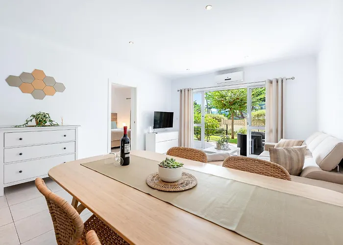 Benalmadena Puerto Marina Vacation Apartment 1 Minute From The Beach