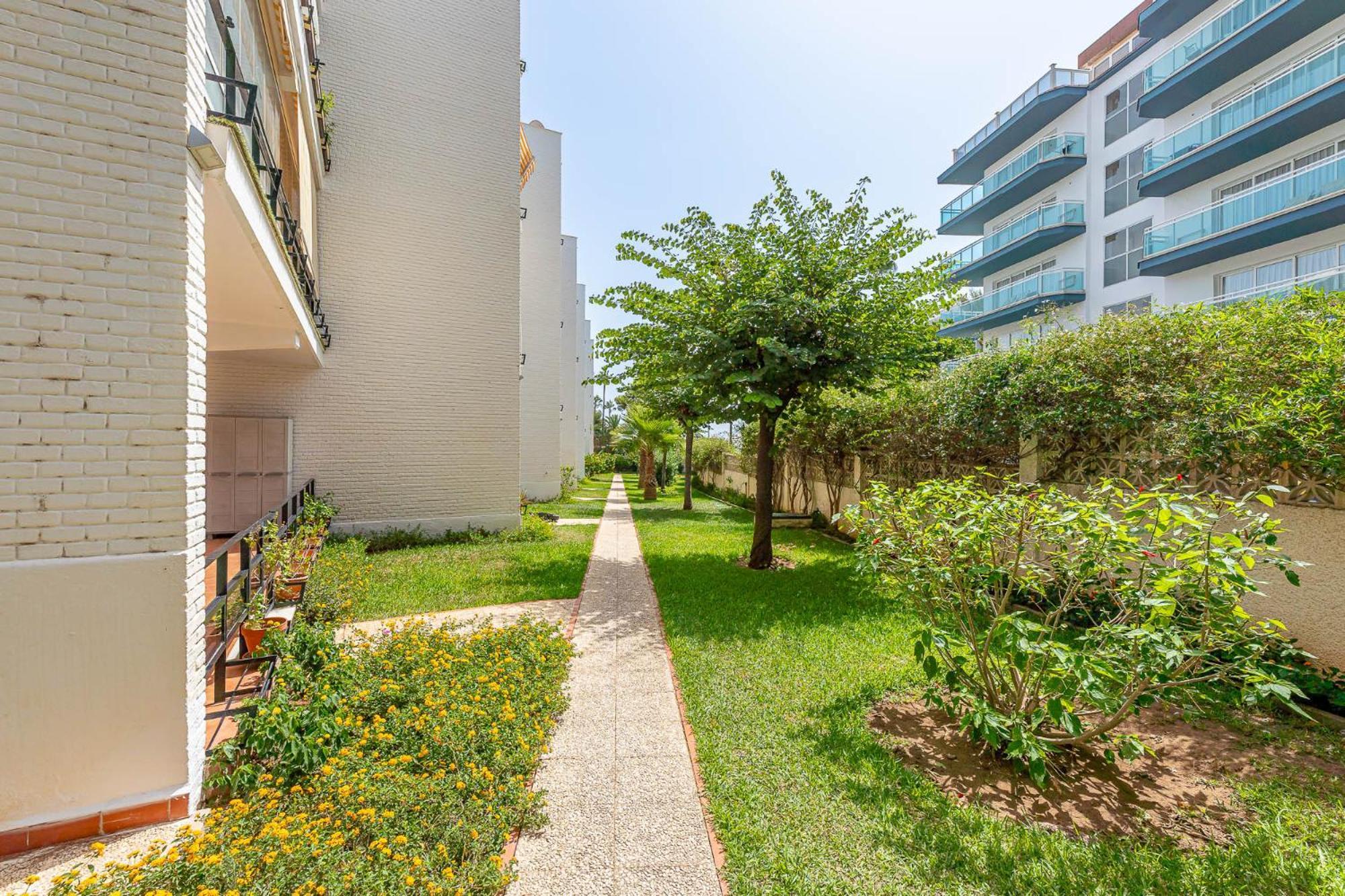 Puerto Marina Vacation 1 Minute From The